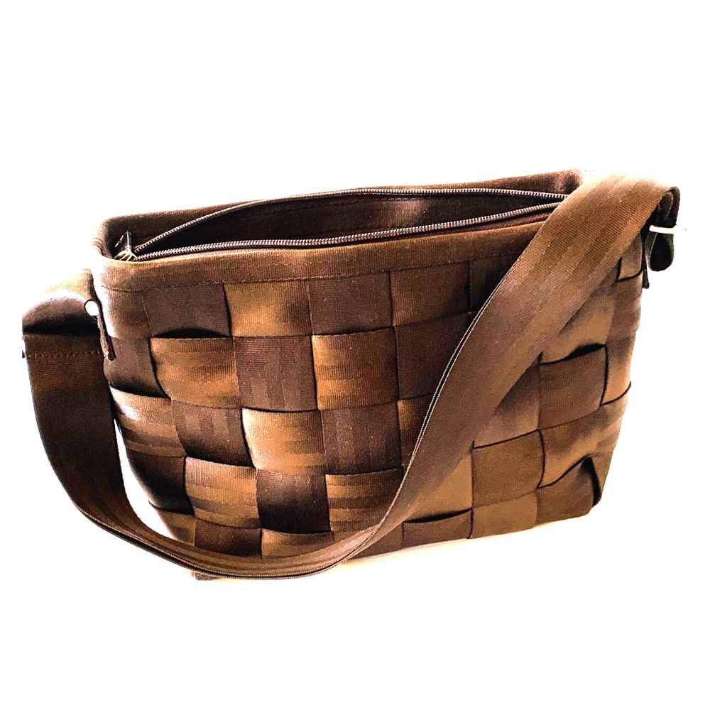 Harvey’s seatbelt bag
